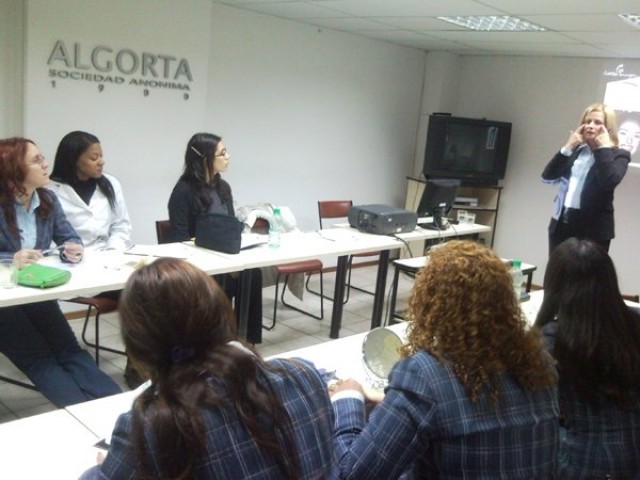 16GarboImagen-AlgortaSA-SeminariodeImagenpersonal-RosarioCabrera-clasedemaquillaje