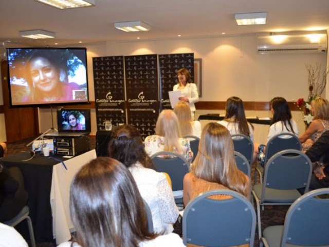 GarboImagen-Entregadiplomas-TecnicoSuperiorenAsesoradeImagenPersonal-Noviembre2012102