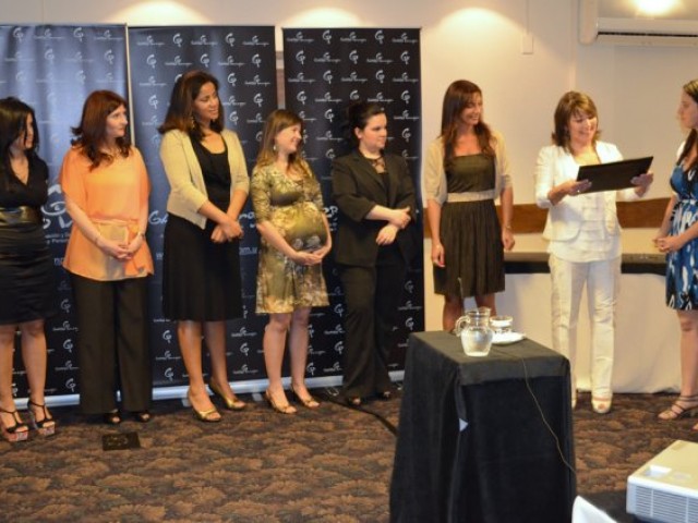 GarboImagen-Entregadiplomas-TecnicoSuperiorenAsesoradeImagenPersonal-Noviembre2012114
