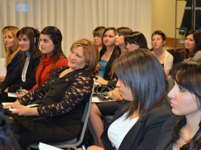 GarboImagen-FotoentregadiplomasAsesorImagen-Julio201240
