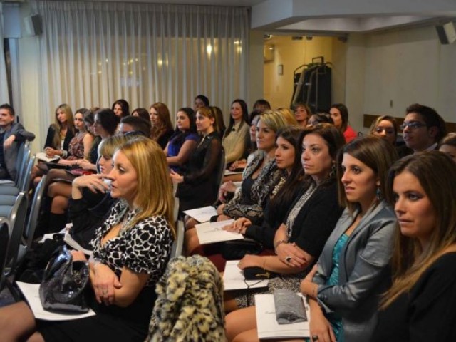 GarboImagen-entregadiplomasasesorimagen-Julio20134