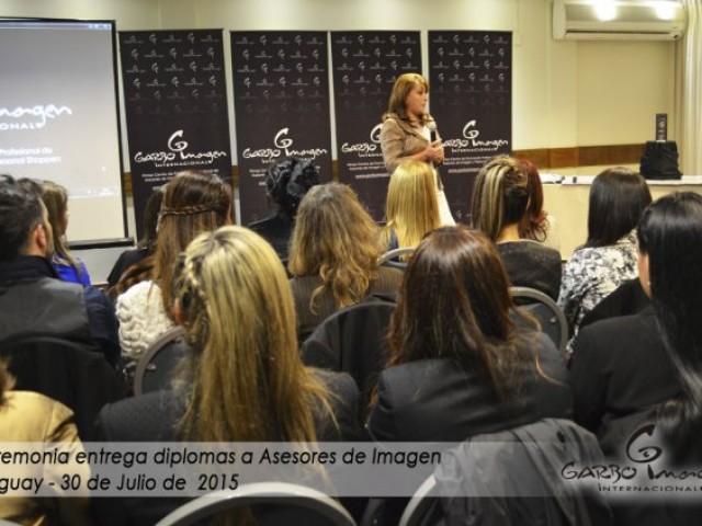 URUGUAY - Ceremonia entrega de diplomas - Julio 2015