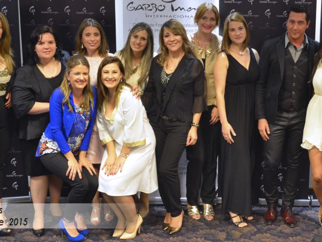 URUGUAY - Entrega diplomas a Técnico Superior en Asesoría de Imagen Personal - Diciembre/2015